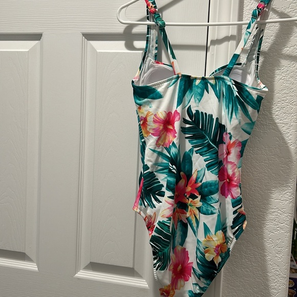 Swim Solutions Women's Swimwear White Tropical Punch One Piece - Picture 5 of 6